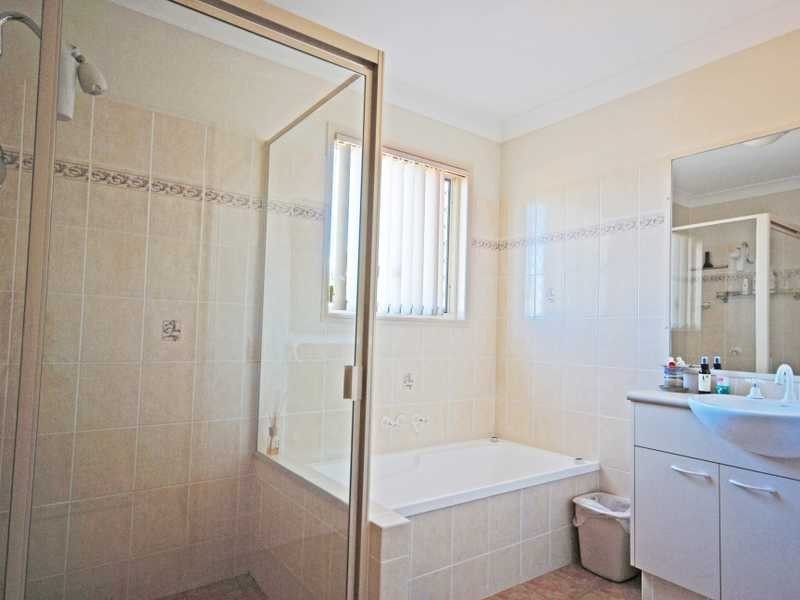 Unit 2/17 Deodar Drive, Burleigh Heads QLD 4220