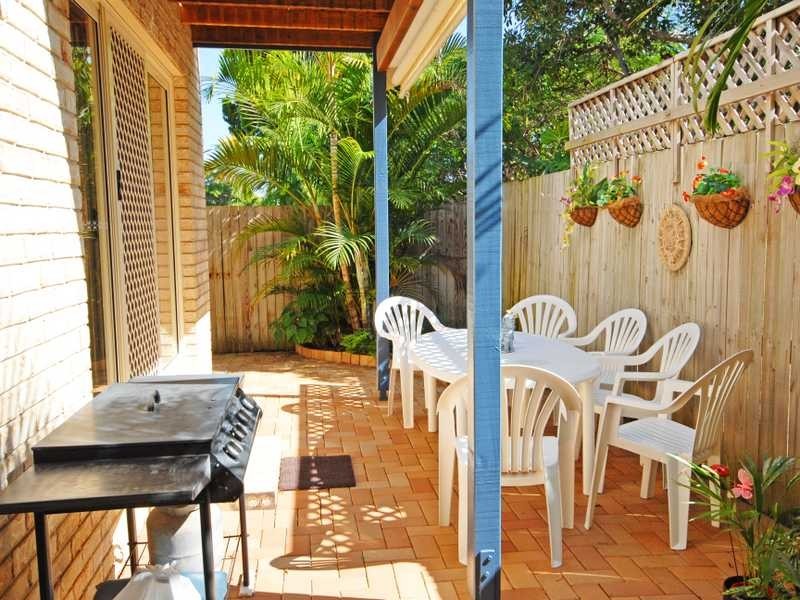 Unit 2/17 Deodar Drive, Burleigh Heads QLD 4220