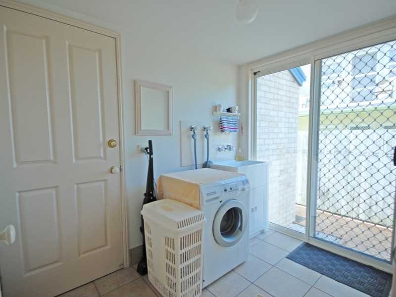 Unit 2/17 Deodar Drive, Burleigh Heads QLD 4220