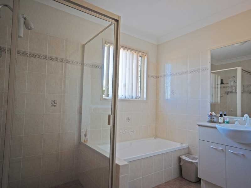 Unit 2/17 Deodar Drive, Burleigh Heads QLD 4220