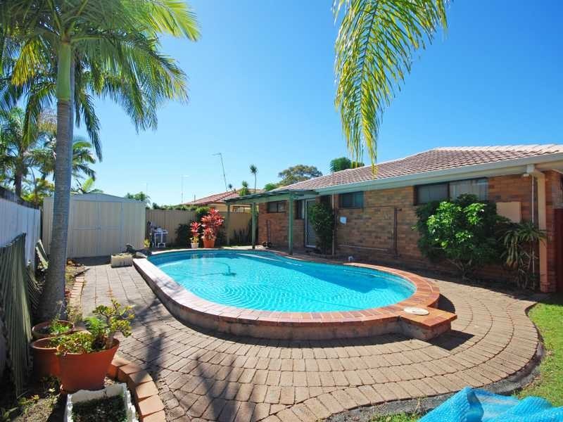 19 Oceanic Drive, Mermaid Waters QLD 4218