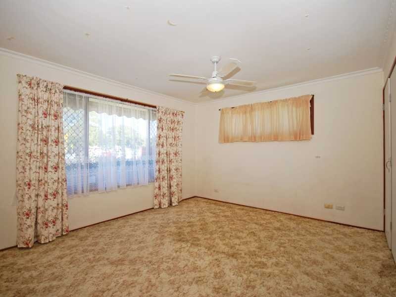 19 Oceanic Drive, Mermaid Waters QLD 4218