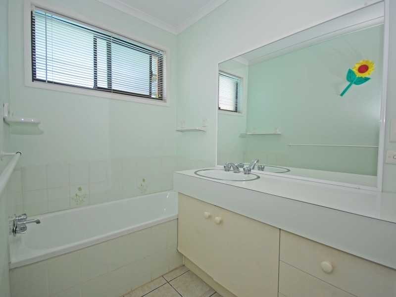 19 Oceanic Drive, Mermaid Waters QLD 4218