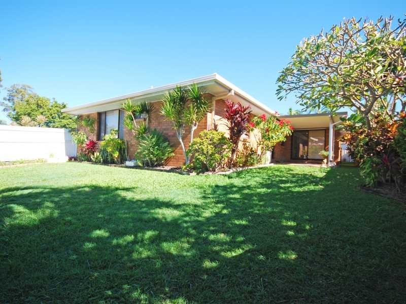 19 Oceanic Drive, Mermaid Waters QLD 4218