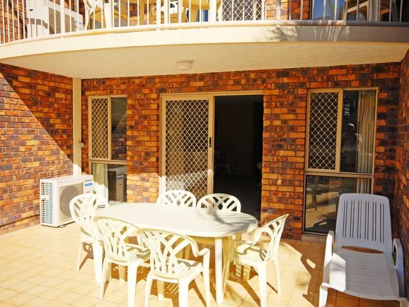 Unit 2/7 First Avenue, Burleigh Heads QLD 4220
