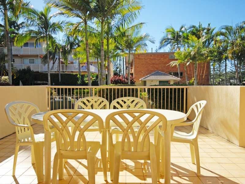 Unit 2/7 First Avenue, Burleigh Heads QLD 4220