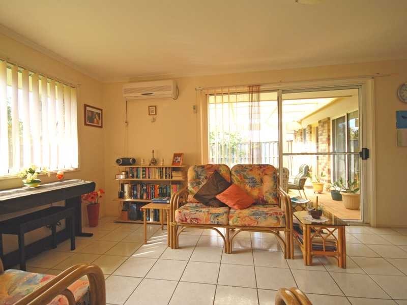 1 Seafoam Cl, Varsity Lakes QLD 4227