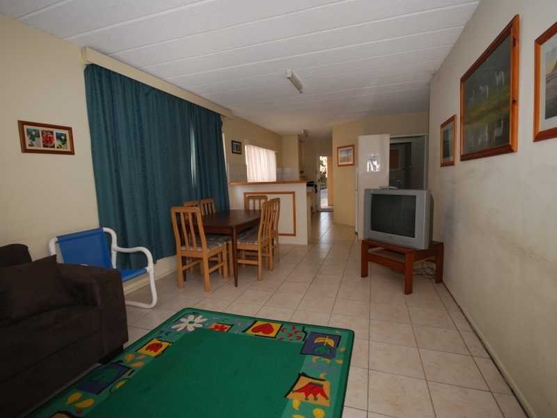 Unit 4a/50 – 60 The Esplanade, Burleigh Heads QLD 4220