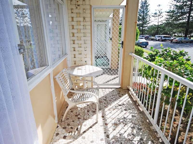 Unit 4a/50 – 60 The Esplanade, Burleigh Heads QLD 4220