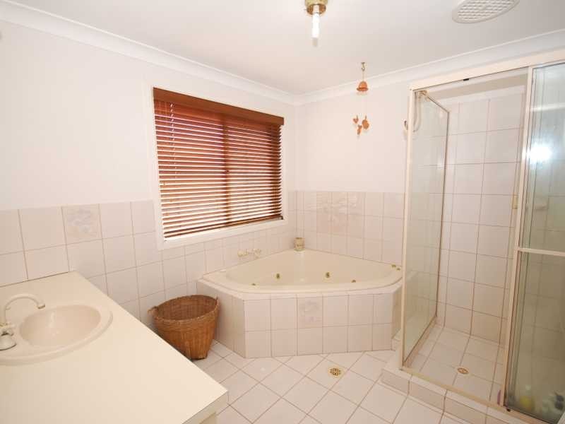 23 Coronet Cr, Burleigh Waters QLD 4220