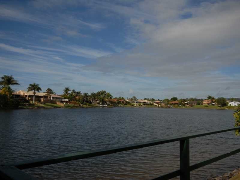 Unit 4/4 Lowood Court, Varsity Lakes QLD 4227