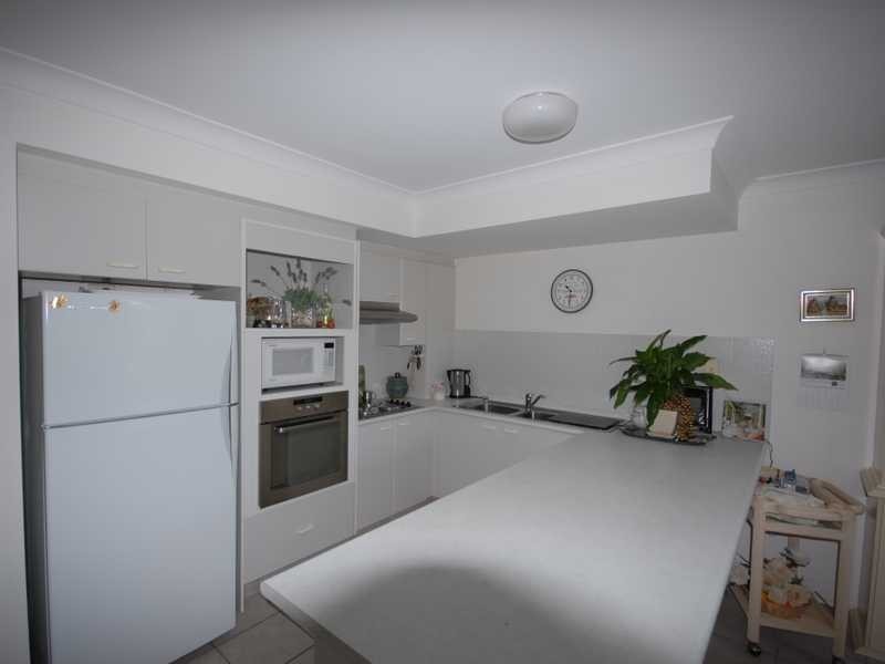 Unit 4/4 Lowood Court, Varsity Lakes QLD 4227