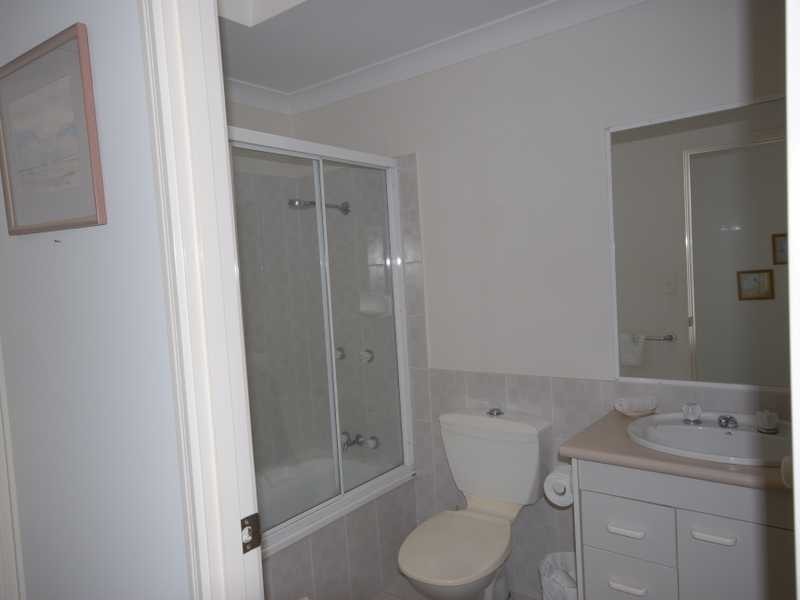 Unit 4/4 Lowood Court, Varsity Lakes QLD 4227