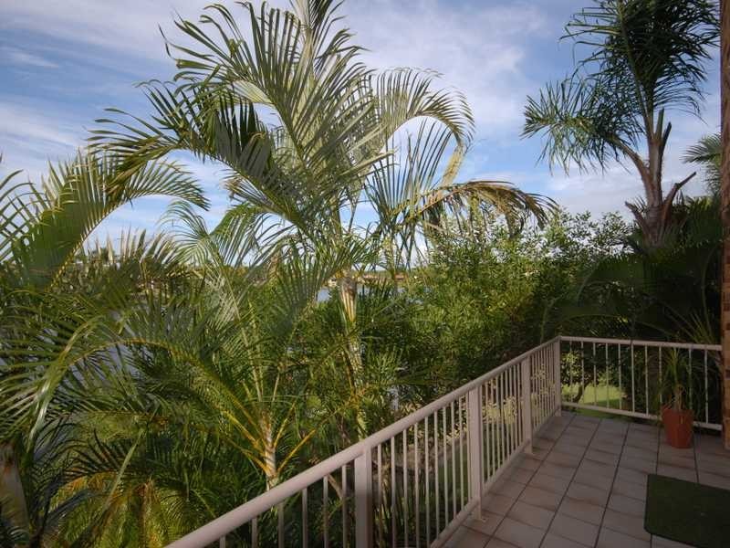 Unit 4/4 Lowood Court, Varsity Lakes QLD 4227