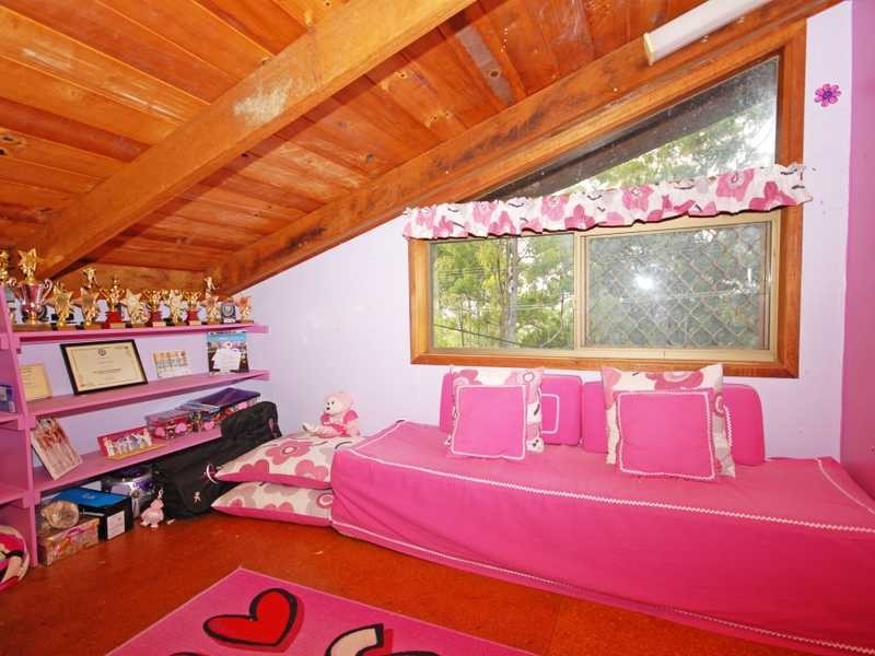 223 Simpson Road, Elanora QLD 4221
