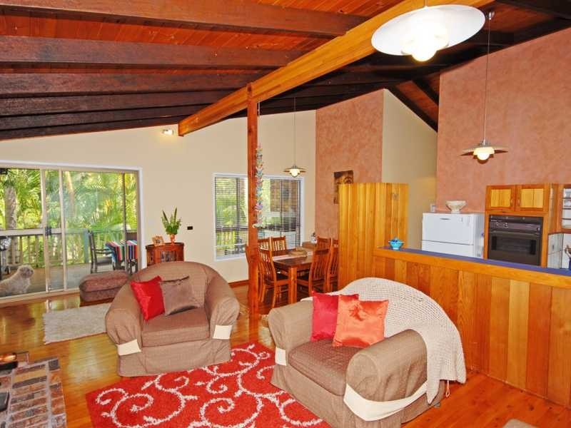 223 Simpson Road, Elanora QLD 4221