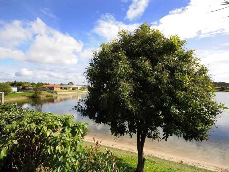 Unit 27/13 Shrike Court, Burleigh Waters QLD 4220