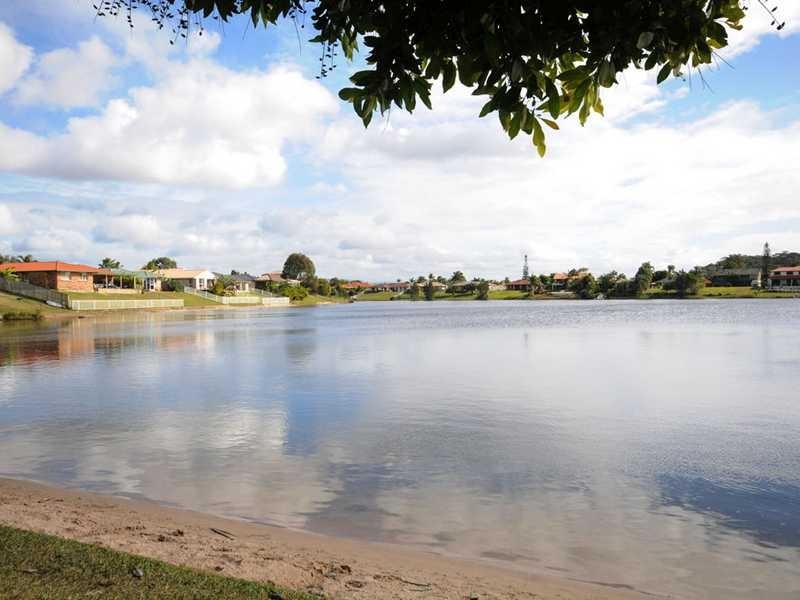 Unit 27/13 Shrike Court, Burleigh Waters QLD 4220