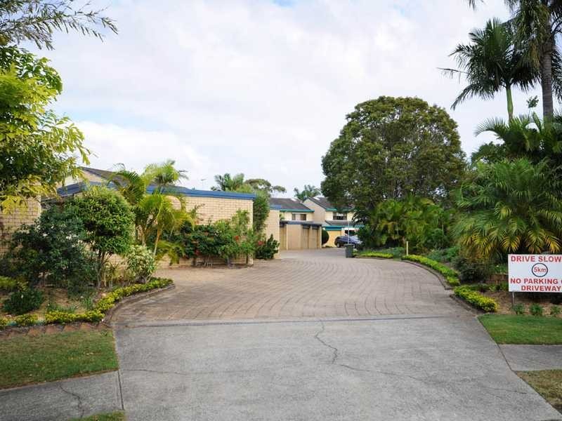 Unit 27/13 Shrike Court, Burleigh Waters QLD 4220