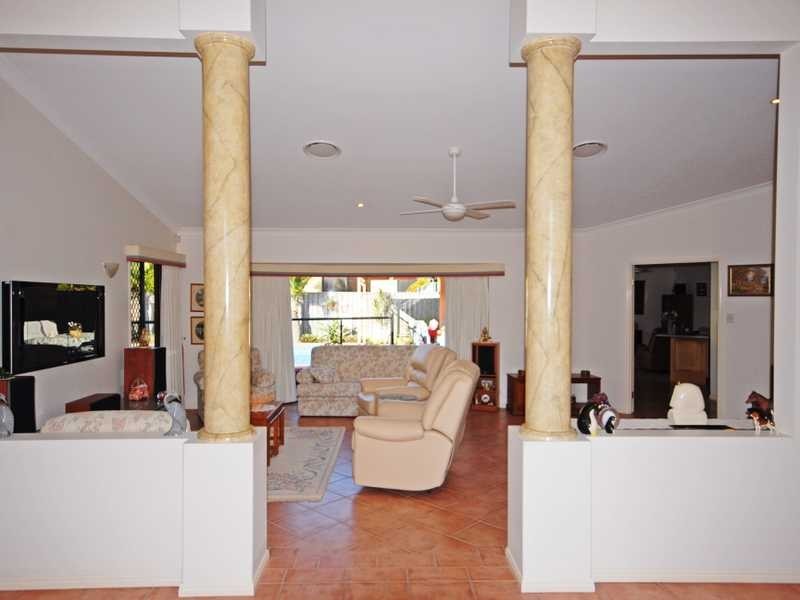 27 Sea Eagle Drive, Burleigh Waters QLD 4220