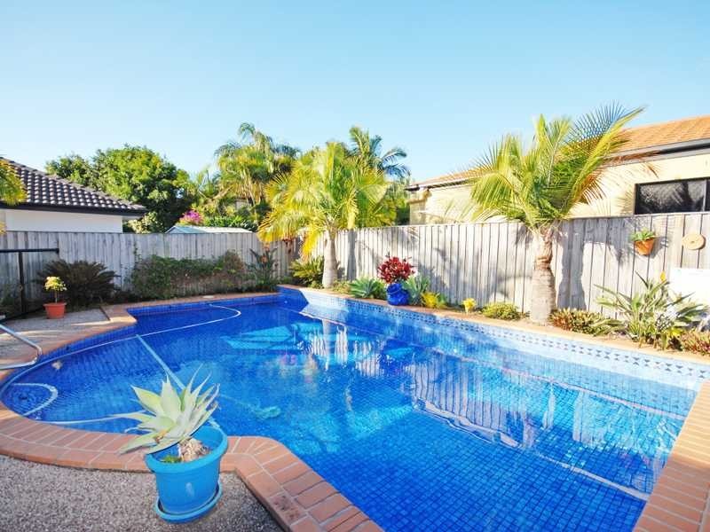 27 Sea Eagle Drive, Burleigh Waters QLD 4220