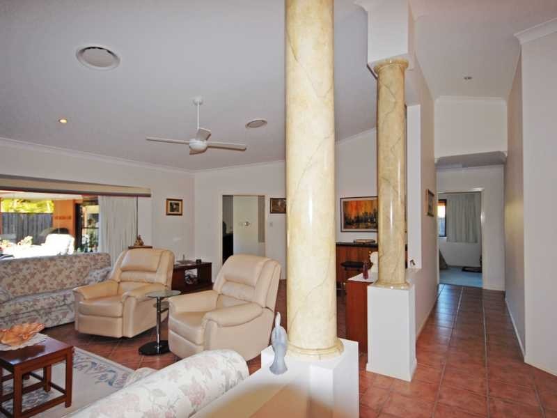 27 Sea Eagle Drive, Burleigh Waters QLD 4220