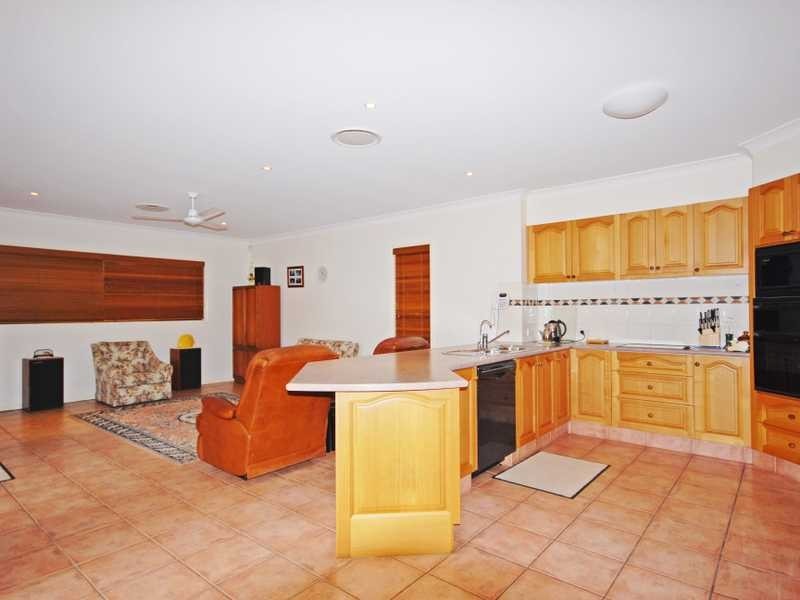 27 Sea Eagle Drive, Burleigh Waters QLD 4220