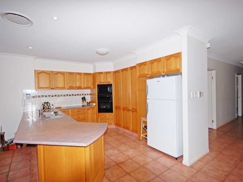 27 Sea Eagle Drive, Burleigh Waters QLD 4220