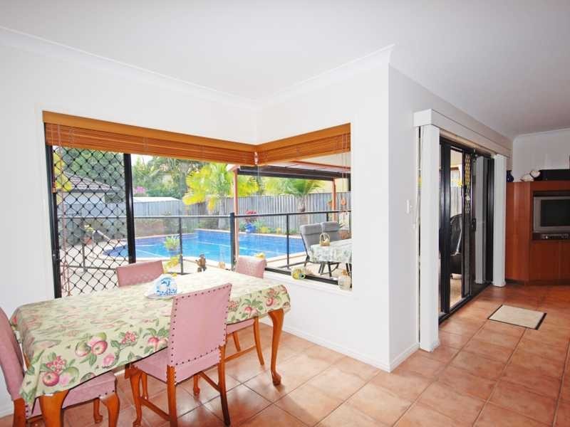 27 Sea Eagle Drive, Burleigh Waters QLD 4220