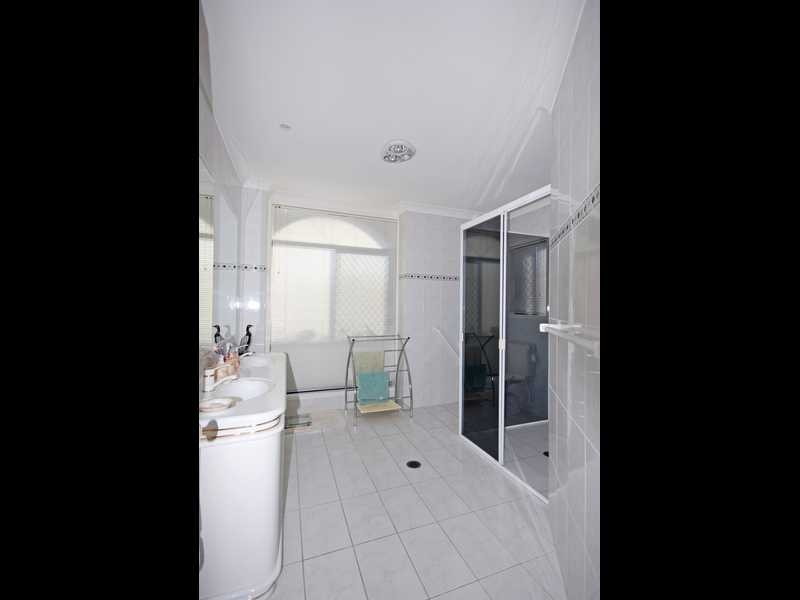27 Sea Eagle Drive, Burleigh Waters QLD 4220