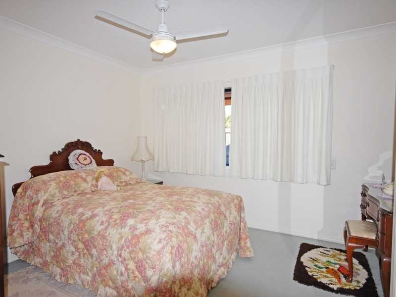 27 Sea Eagle Drive, Burleigh Waters QLD 4220