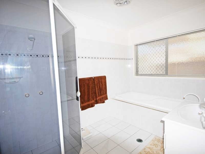 27 Sea Eagle Drive, Burleigh Waters QLD 4220