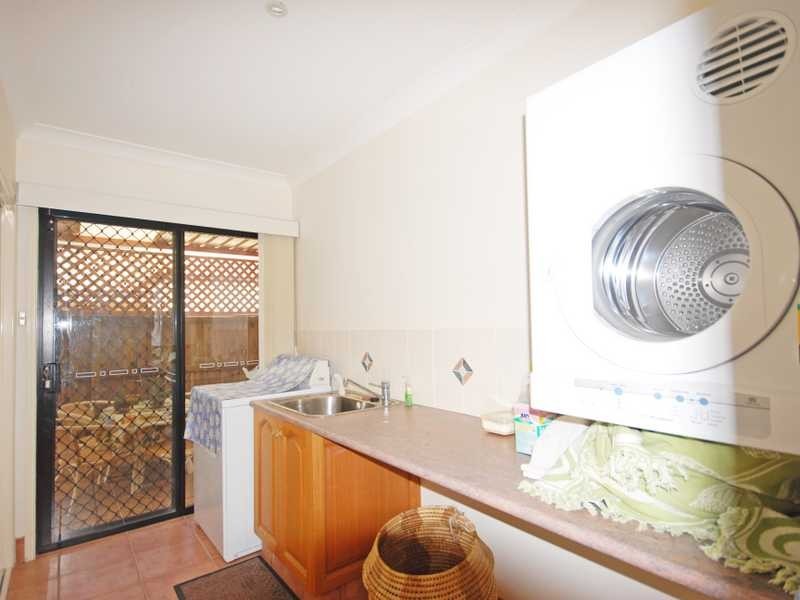 27 Sea Eagle Drive, Burleigh Waters QLD 4220