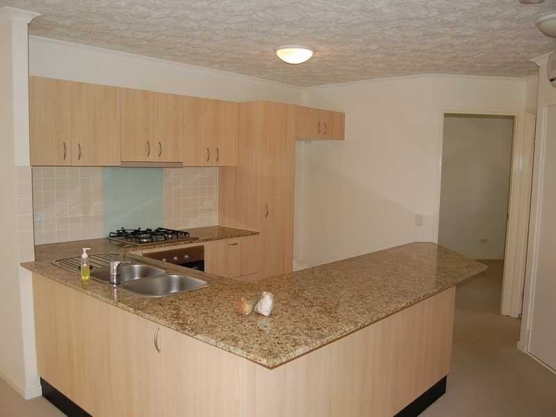 Unit 20/4 Park Avenue, Burleigh Heads QLD 4220