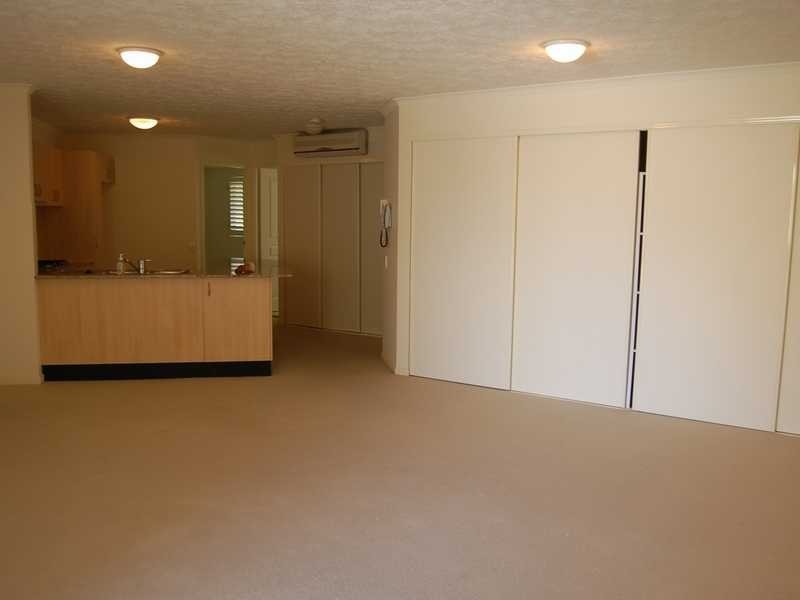 Unit 20/4 Park Avenue, Burleigh Heads QLD 4220