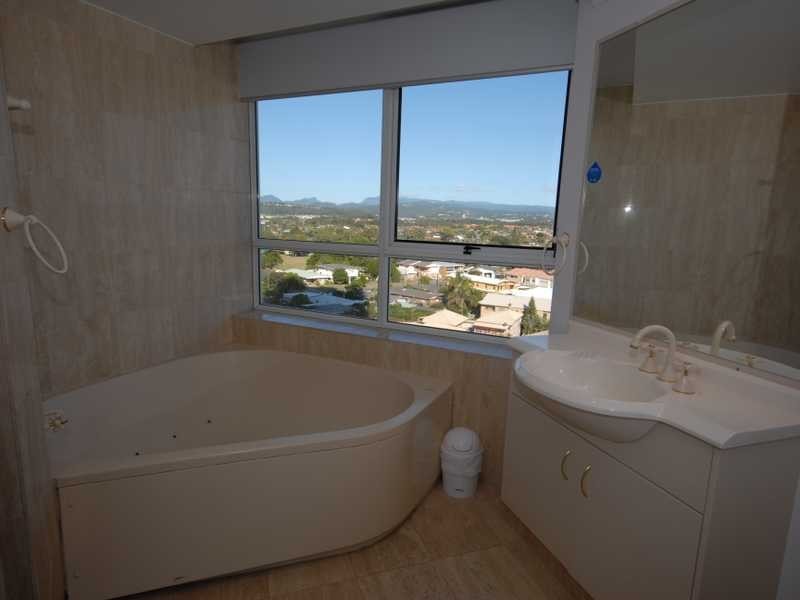 Unit 8A/3 Second Avenue, Burleigh Heads QLD 4220