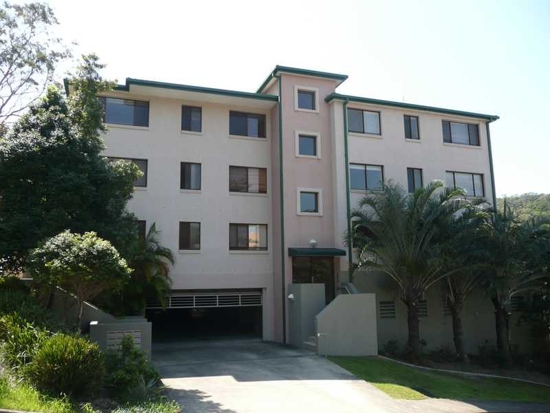 Unit 2/1 Burrabee Street, Burleigh Heads QLD 4220