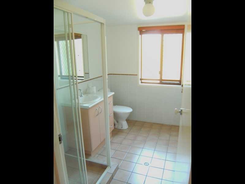 Unit 2/1 Burrabee Street, Burleigh Heads QLD 4220