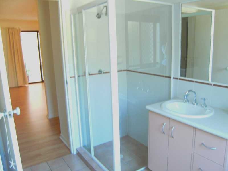 Unit 2/1 Burrabee Street, Burleigh Heads QLD 4220