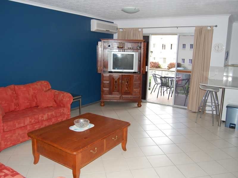 Unit 8/5 Christine Avenue, Miami QLD 4220