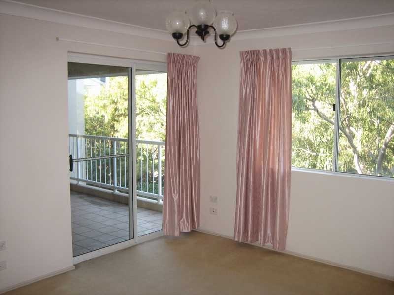 Unit 19/14 Brake Street, Burleigh Heads QLD 4220