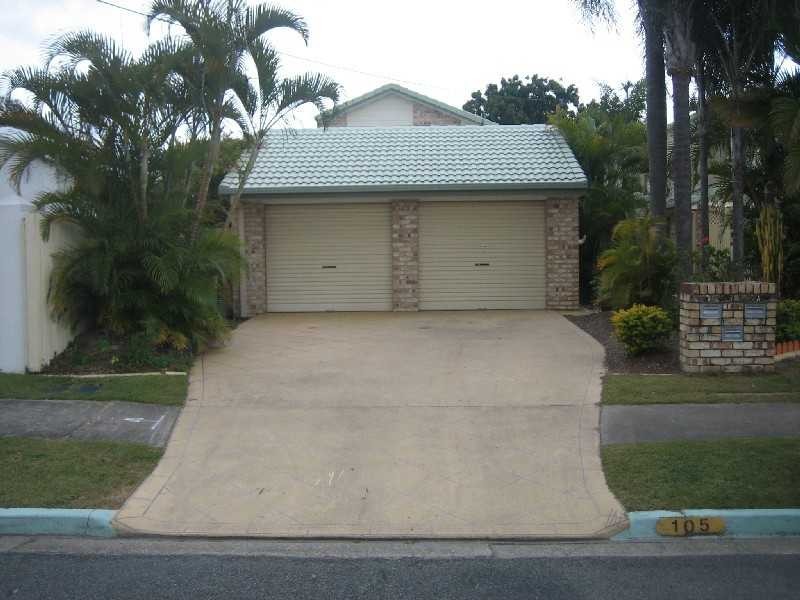 2/105 Nobby Parade, Miami QLD 4220