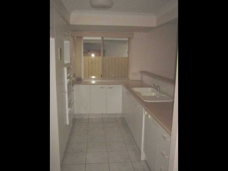 2/105 Nobby Parade, Miami QLD 4220