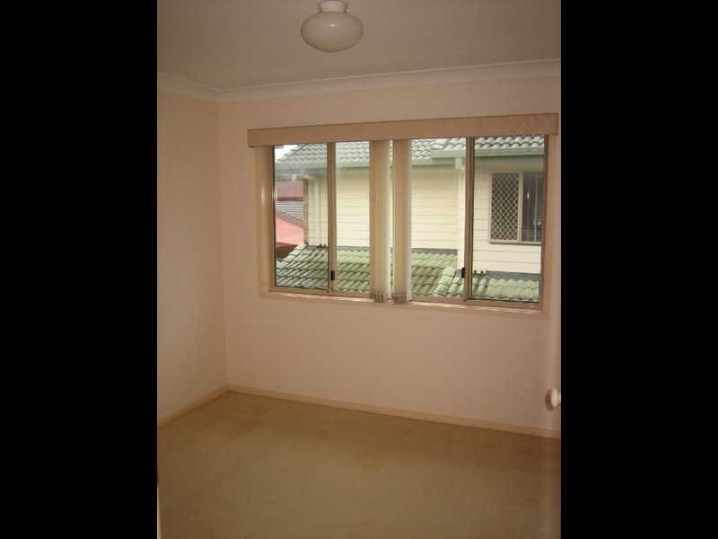 2/105 Nobby Parade, Miami QLD 4220