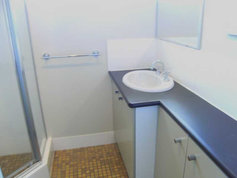 Unit 9/18 Ikkina Road, Burleigh Heads QLD 4220