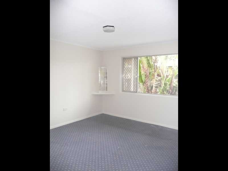 Unit 2/11 Awoonga Avenue, Burleigh Heads QLD 4220