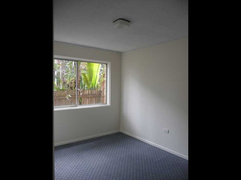 Unit 2/11 Awoonga Avenue, Burleigh Heads QLD 4220