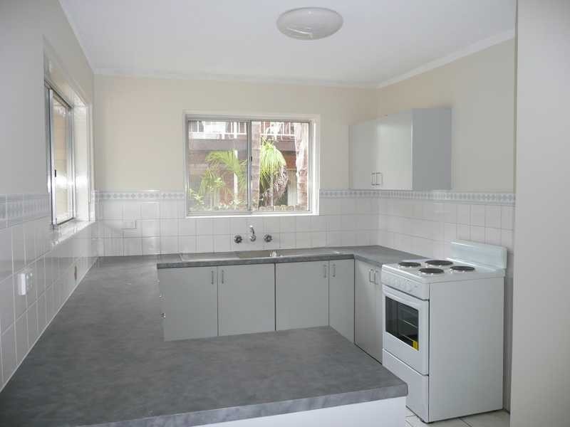 Unit 2/11 Awoonga Avenue, Burleigh Heads QLD 4220