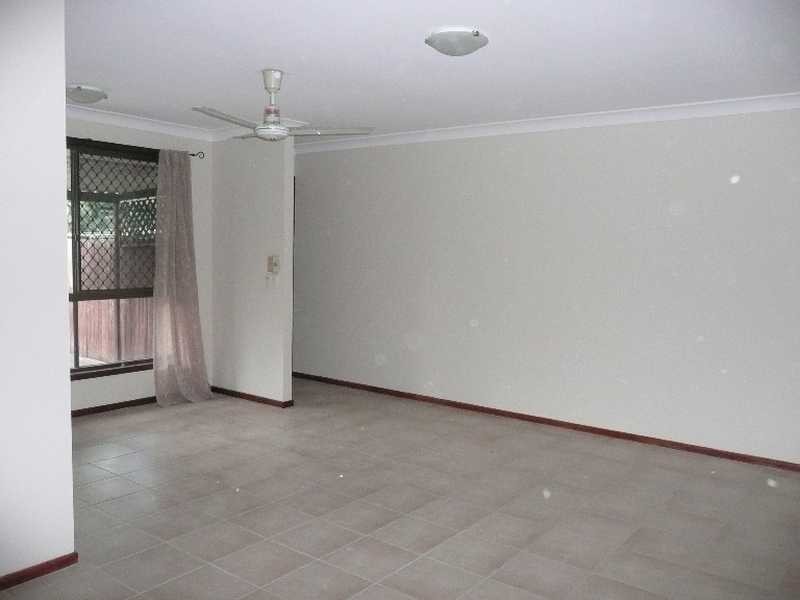 2/97 Christine Avenue, Burleigh Waters QLD 4220