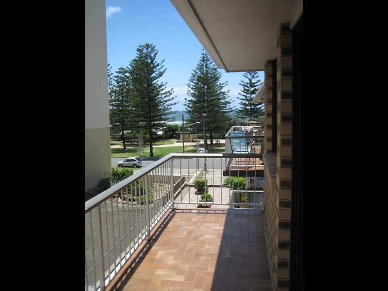 Unit 11/96 The Esplanade, Burleigh Heads QLD 4220
